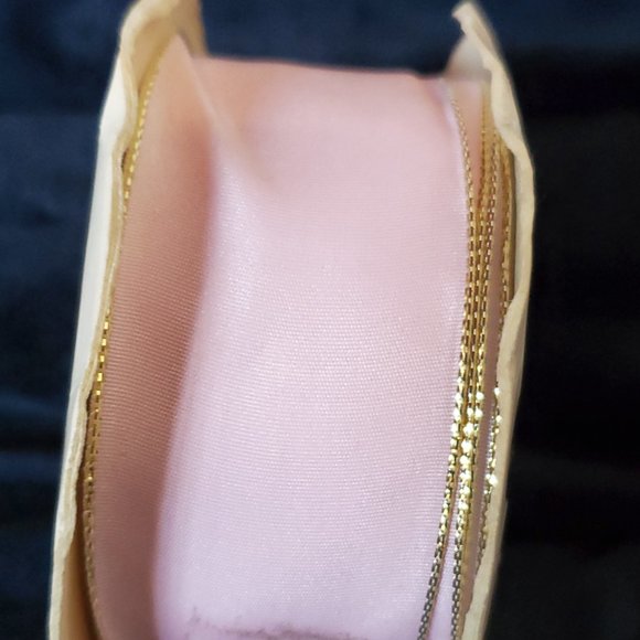 Offray Wired Pink Taffeta Ribbon 1.5' x 2 yrds Gold Wired Edge - Picture 3 of 6